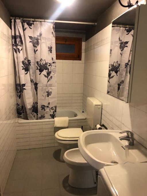 La Casa Di Rox Ad Aosta - Small Holiday Apartment In Central Aosta - Alloggio Ad Uso Turistico - Vda - Aosta - N 0304 מראה חיצוני תמונה